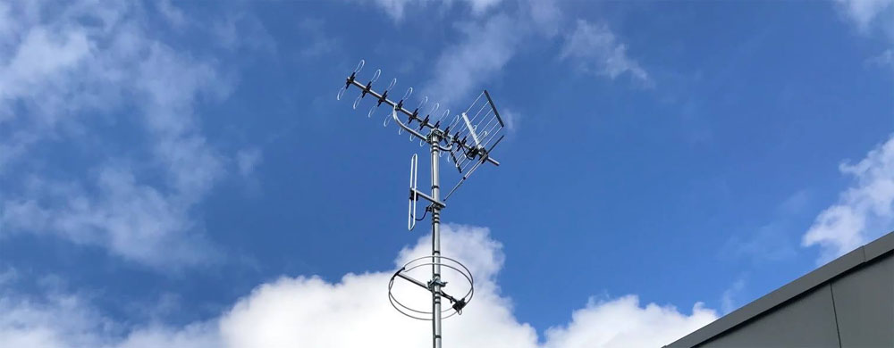 TV and radio antennas are cost effective still today